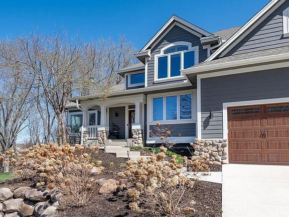 3rd image of 15083 Amur Hill Ln