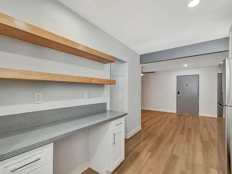 Palm View Village Inglewood — Photo 17