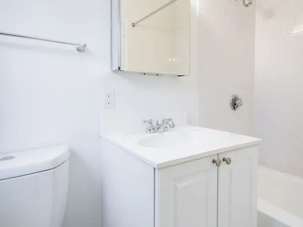 10 Gerry Rd #G-045, Chestnut Hill, MA 02467