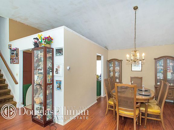 4th image of 27 Kirkwood St