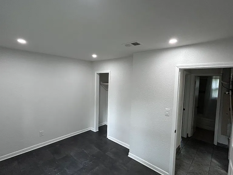 5213 Locust Ave — Photo 4