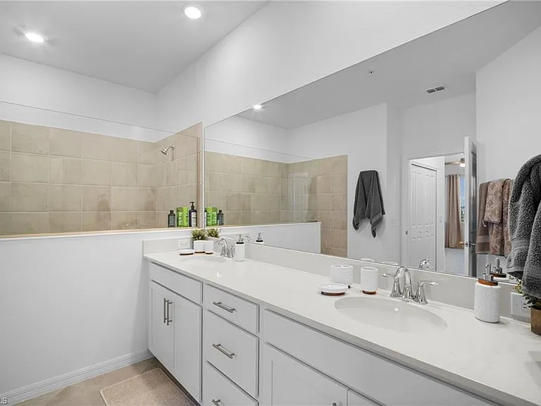 15158 Bluffton Ln #2022 — Photo 33