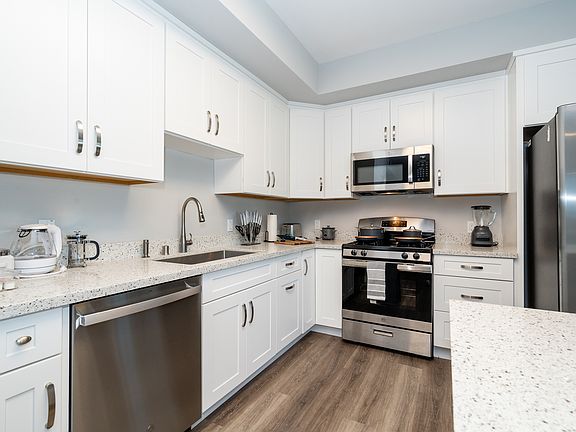 3rd image of 2896 Joseph Ave #203