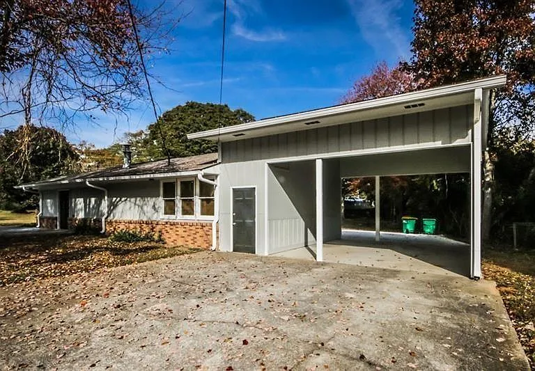5075 Winters Chapel Rd — Photo 49