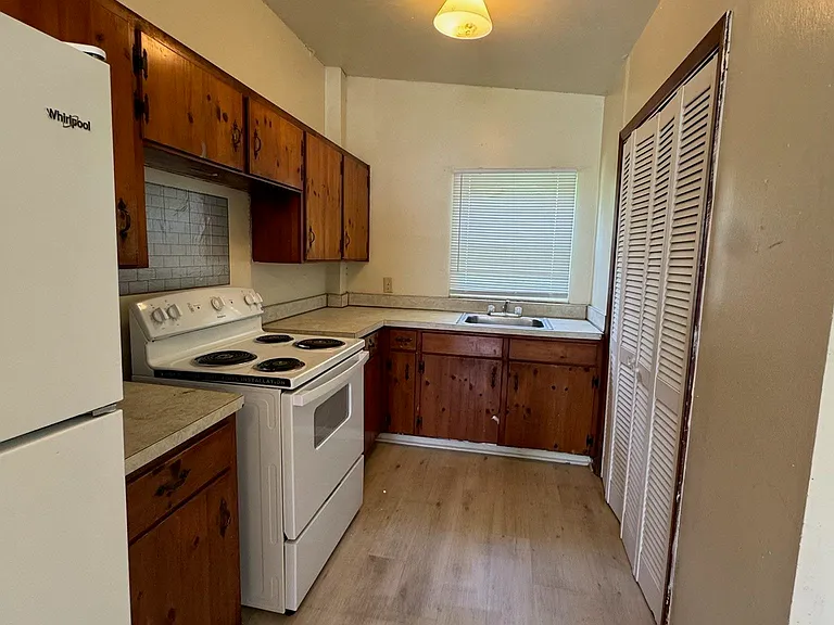 1850 Ivy Ln #2 — Photo 5