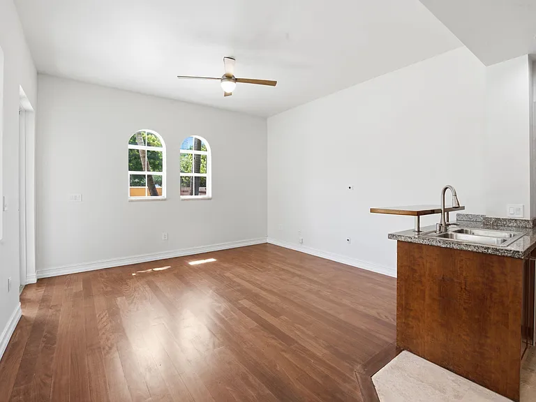 18385 NE 30th Pl #18385 — Photo 12
