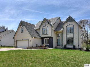 17127 Weir St, Omaha, NE 68135