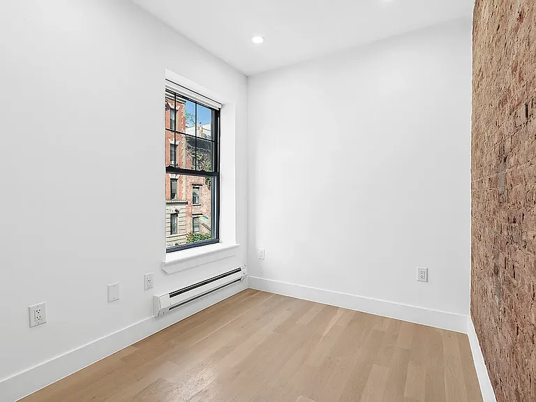 145 2nd Ave #21 — Photo 4