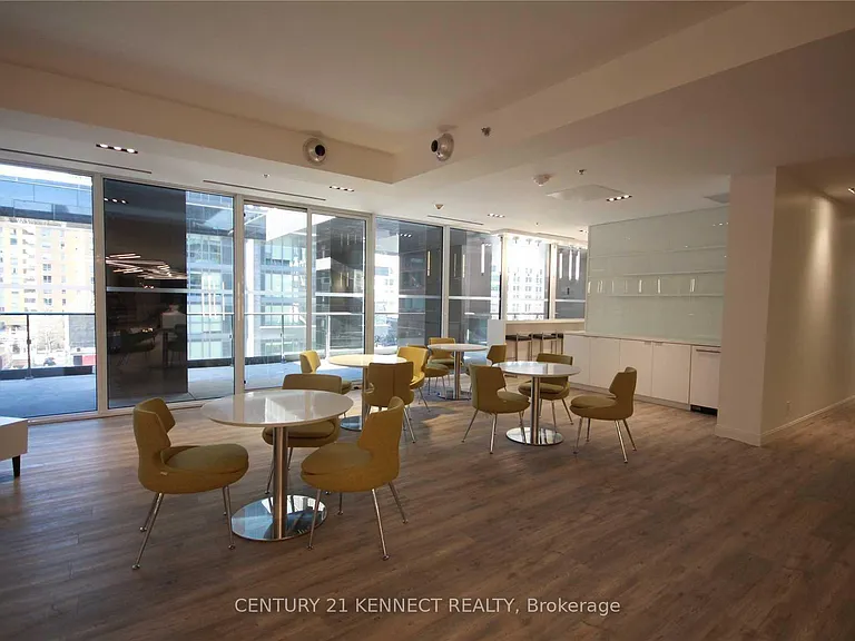 181 Dundas St E #1108 — Photo 4