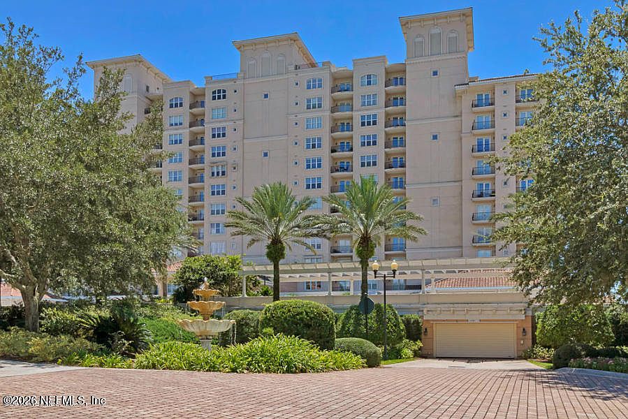 1st image of 2358 RIVERSIDE Avenue #1001