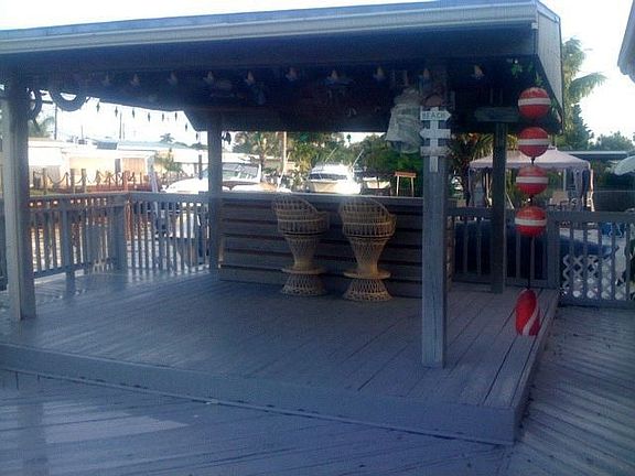 Tiki Bar 1