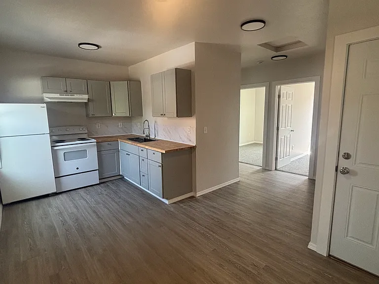 1908 W 3rd Ave #3 — Photo 1