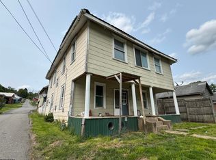 808 W 2nd St, Weston, WV 26452