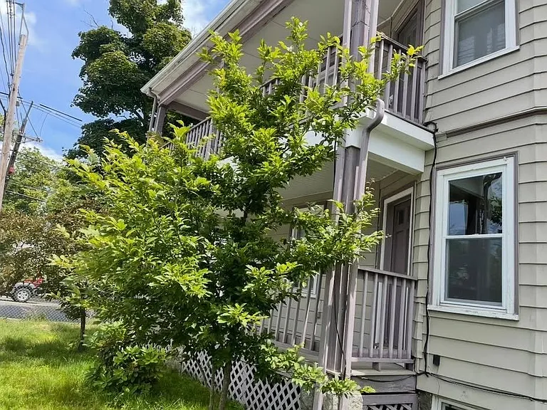 Eastern Ave — Photo 24
