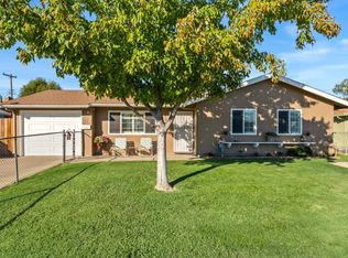 6920 Farmington Way, Sacramento, CA 95828