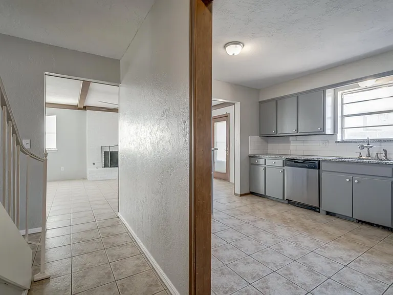 3401 Baird Dr — Photo 7