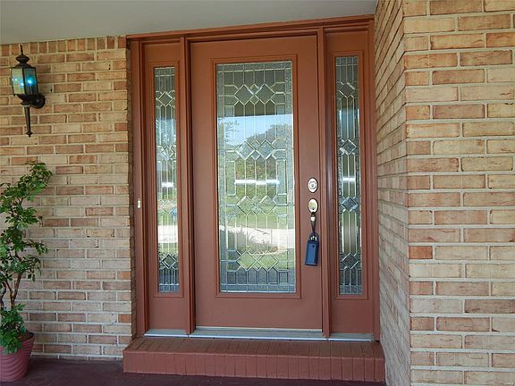 4th image of 502 Kenilworth Ln