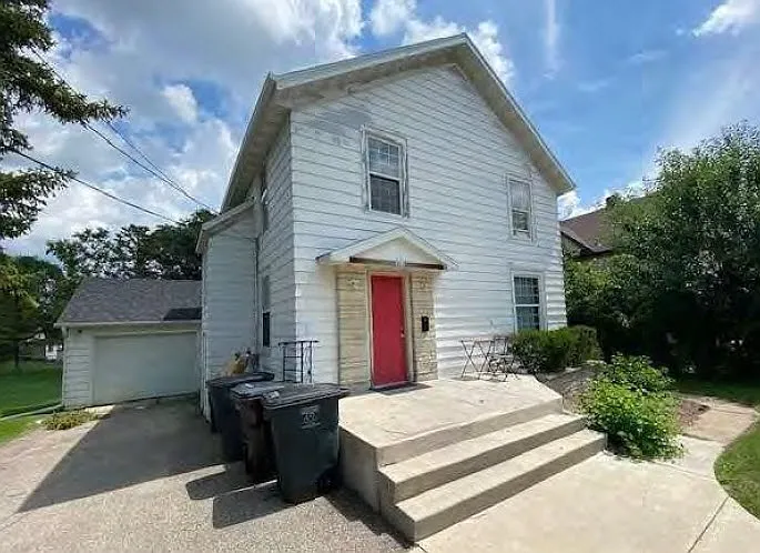263 N Prairie St