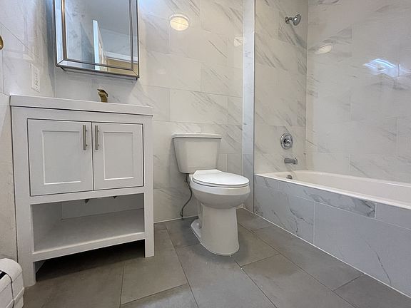 4th image of 318 Forrest St #17E