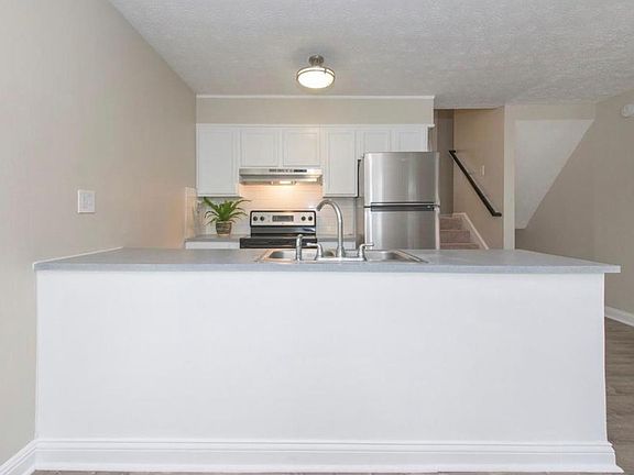 3rd image of 1003 Trent Blvd