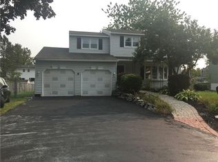 6184 Ridgecrest Dr, North Syracuse, NY 13212