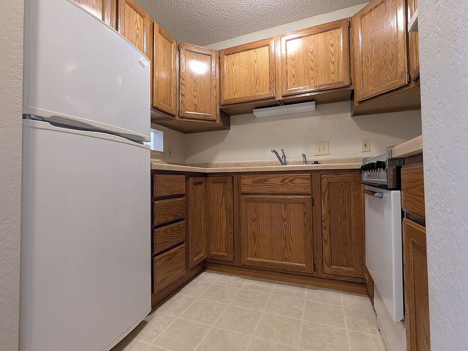 1st image of 1100 Grove St APT 2