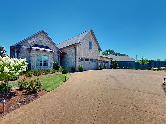 2nd image of 113 Water Ridge Pl