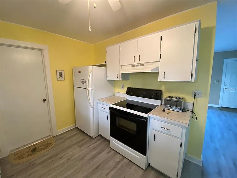 2436 Shenandoah St — Photo 2