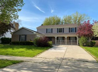 702 W Revere Ln, Palatine, IL