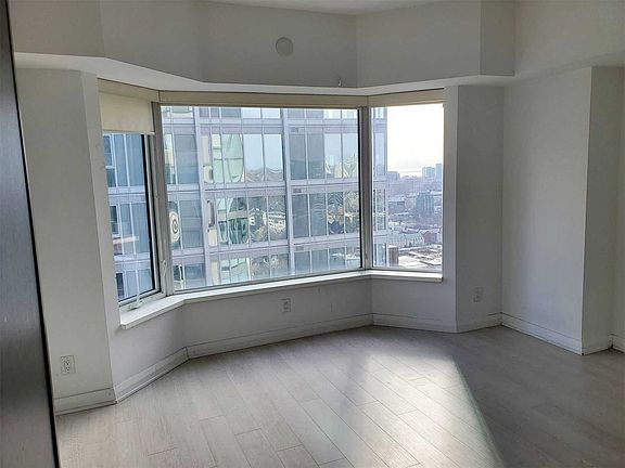 5th image of 155 Yorkville Ave #3012