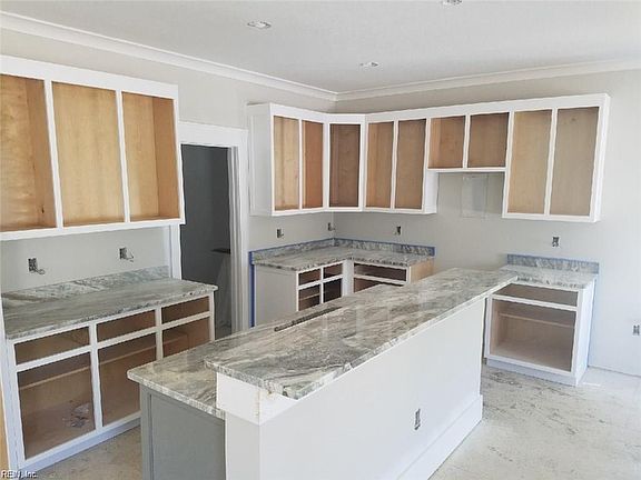 2nd image of 1414 Cypress Ave