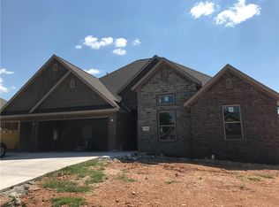 1400 W Magnolia St, Rogers, AR 72758