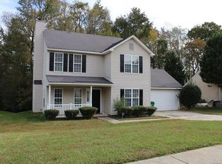8202 Vermilion Dr, Charlotte, NC 28215