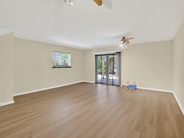 2520 Van Buren St #4 — Photo 8
