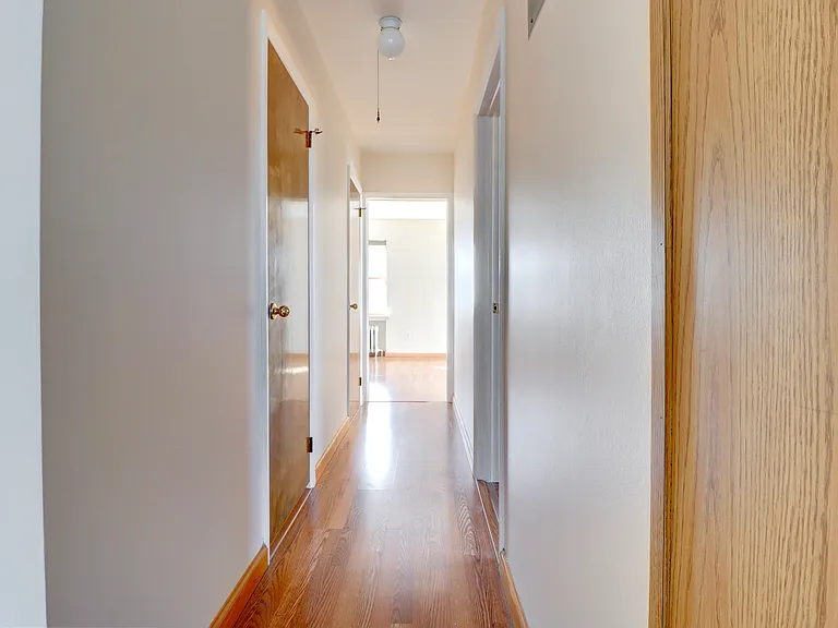 7604 79th Pl #2FLRR — Photo 9