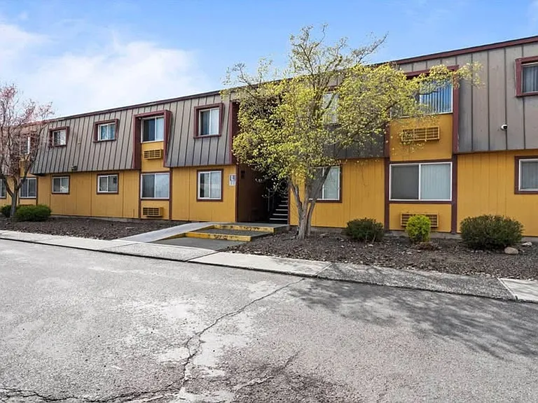 Three Rivers Place Apartments — Photo 19