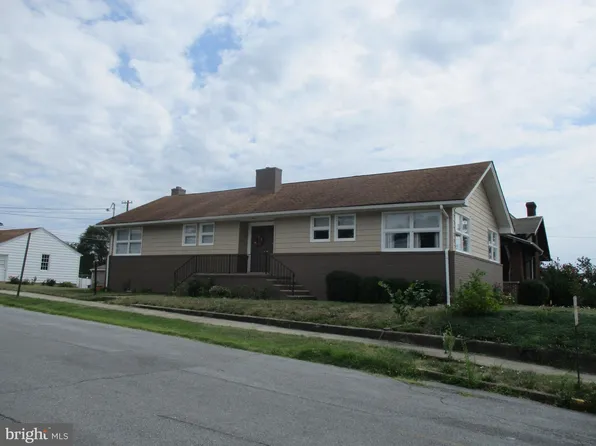 1220 W King St, Martinsburg, WV 25401