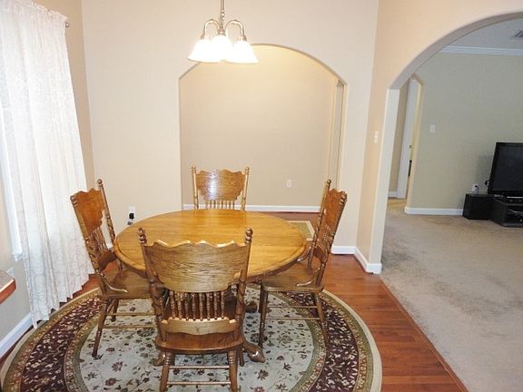 4th image of 4806 Stonewall Cir