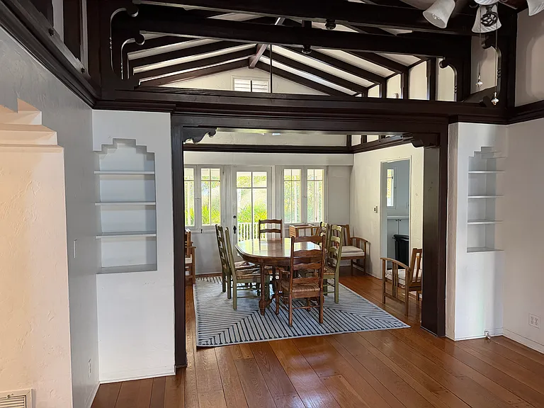 Dining room, dining room furniture optional