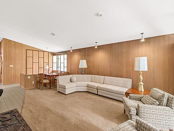 5th image of 1828 Eastwood Pl SE