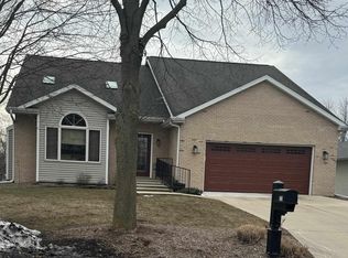 1731 Colony Cir, Sun Prairie, WI 53590