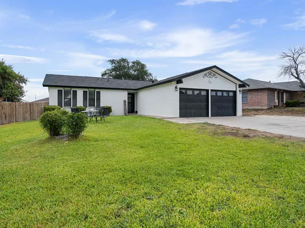 105 Espuela Dr, Del Rio, TX 78840