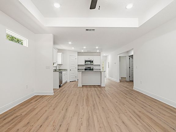 5th image of 37 Pansy Ln