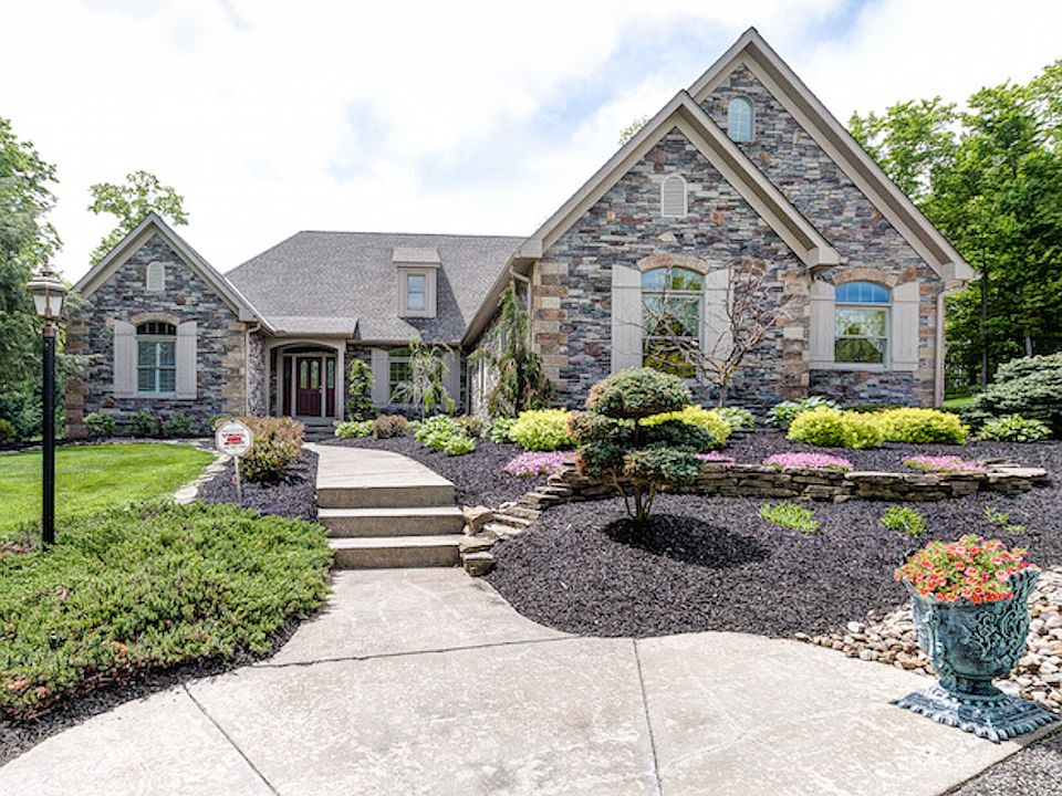 1st image of 10825 Lakebrook Dr