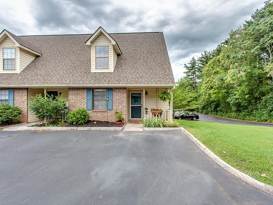 1st image of 9029 Fountain Brook Ln
