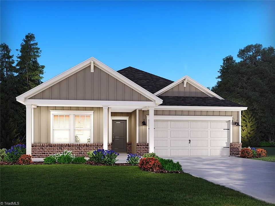 1st image of 323 Pantego Pl