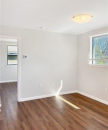 2nd image of 2853 Baronne St #2A