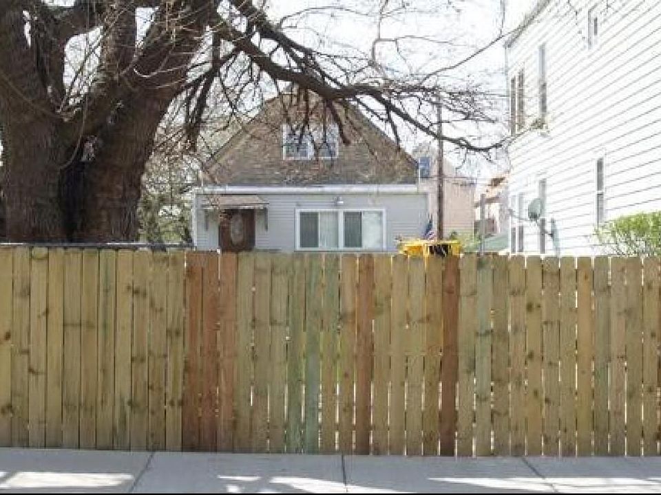 1st image of 3100 N Christiana Ave