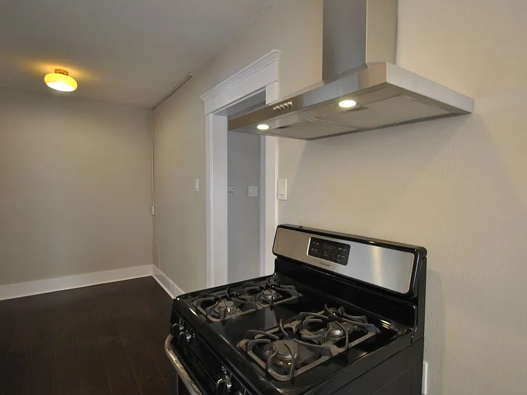 312 Temple Ave #D — Photo 13