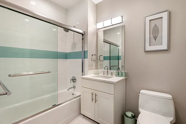 Bathroom, photo 1